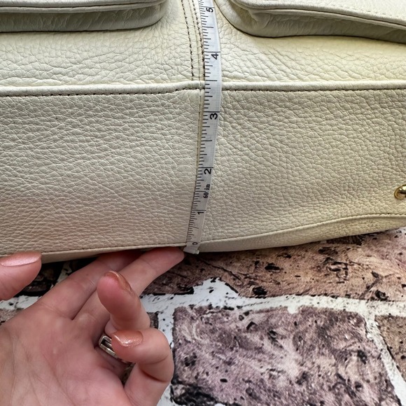 Aimee Kestenberg Satchel Crossbody Bag Ivory Leather Gold Hardware Pocketbook - Picture 11 of 16